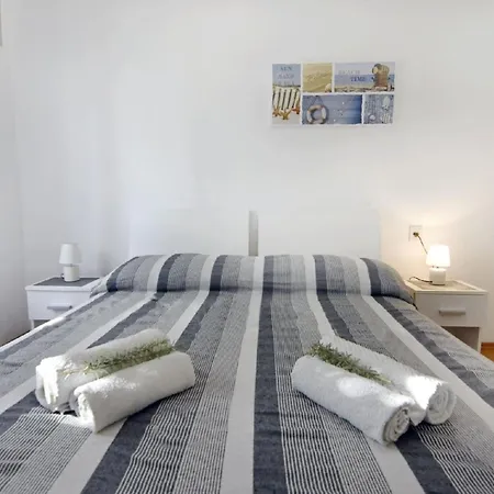 Daire Silva-unterkunft Im Erdgeschoss, 2 Schlafzimmer, Garten