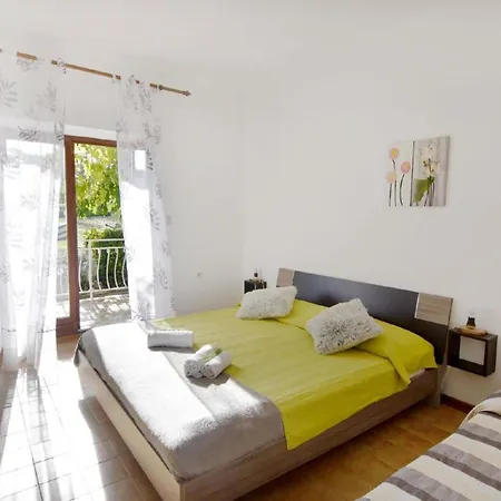 Daire Silva-unterkunft Im Erdgeschoss, 2 Schlafzimmer, Garten