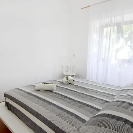 Silva-unterkunft Im Erdgeschoss, 2 Schlafzimmer, Garten