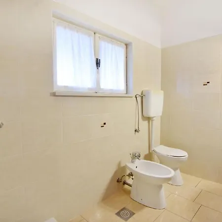 Silva-unterkunft Im Erdgeschoss, 2 Schlafzimmer, Garten Appartement Bašanija